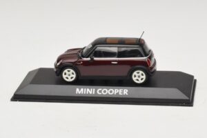 Mini Cooper S R53 Tumepunane Musta Katusega Minichamps 1:43 MINI028 Metall