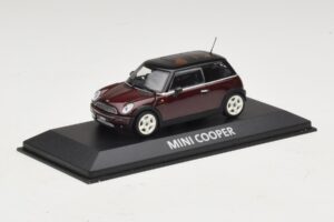 Mini Cooper S R53 Tumepunane Musta Katusega Minichamps 1:43 MINI028 Metall - pilt 2/5