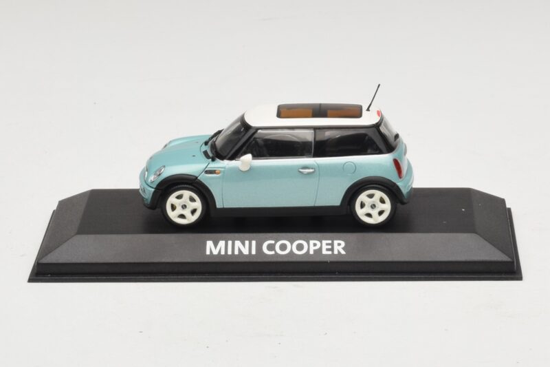 Mini Cooper S R53 Helesinine Metallik Panoraamkatusega Minichamps 1:43 MINI018 Metall