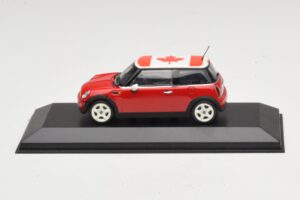 Mini Cooper S R53 Punane Kanada Lipuga Minichamps 1:43 MINI017 Metall