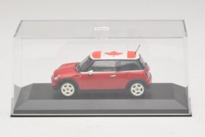 Mini Cooper S R53 Punane Kanada Lipuga Minichamps 1:43 MINI017 Metall - pilt 4/5