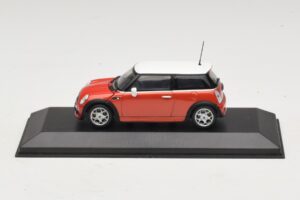 Mini Cooper S R53 Punane Valge Katusega Minichamps 1:43 MINI025 Metall
