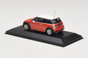 Mini Cooper S R53 Punane Valge Katusega Minichamps 1:43 MINI025 Metall - pilt 3/5