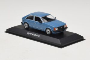 Opel Kadett D Sinine Maxichamps 1:43 940044100 Metall - pilt 3/5