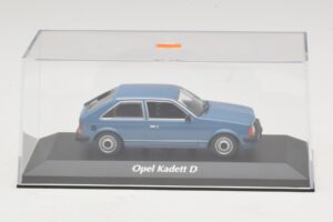 Opel Kadett D Sinine Maxichamps 1:43 940044100 Metall - pilt 4/5