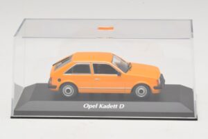 Opel Kadett D Oranž Maxichamps 1:43 940044101 Metall - pilt 4/5