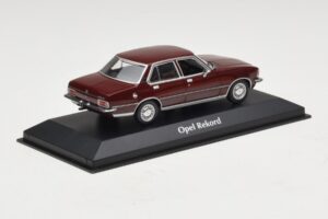 Opel Rekord D Tumepunane Maxichamps 1:43 940044000 Metall - pilt 2/5