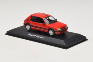 Peugeot 205 GTi Punane Maxichamps 1:43 940112300 Metall - pilt 3/5