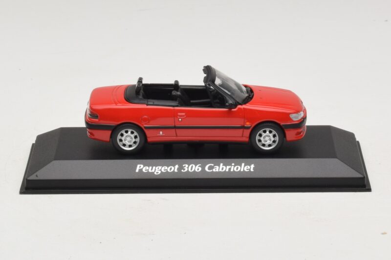 Peugeot 306 Kabriolett Punane Maxichamps 1:43 940112830 Metall