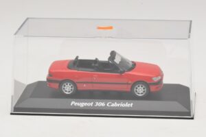 Peugeot 306 Kabriolett Punane Maxichamps 1:43 940112830 Metall - pilt 4/5
