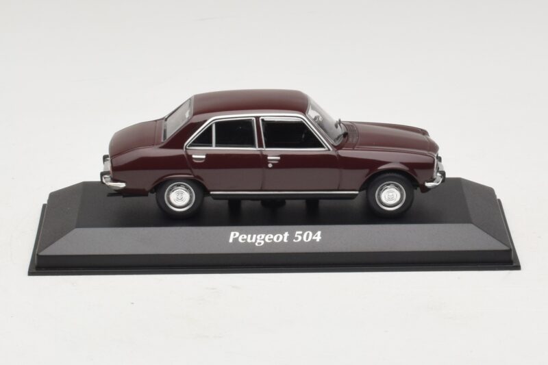 Peugeot 504 Tumepunane Maxichamps 1:43 940112500 Metall
