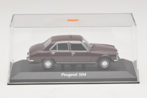 Peugeot 504 Tumepunane Maxichamps 1:43 940112500 Metall - pilt 4/5