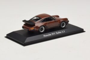 Porsche 911 930 Turbo 3.3 Pruun Maxichamps 1:43 940069001 Metall - pilt 2/5