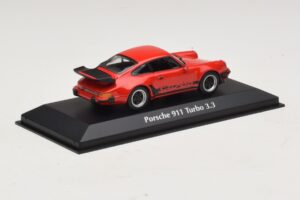 Porsche 911 930 Turbo 3.3 Punane Maxichamps 1:43 940069000 Metall - pilt 2/5