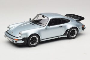 Porsche 911 930 Turbo 3.3 Hõbe KK-Scale 1:18 KKDC181444 Metall