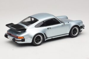 Porsche 911 930 Turbo 3.3 Hõbe KK-Scale 1:18 KKDC181444 Metall - pilt 2/6
