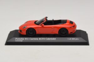 Porsche 911 991.1 Carrera 4 GTS Kabriolett Oranž Minichamps 1:43 410067331 Metall