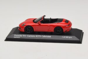 Porsche 911 991.1 Carrera 4 GTS Kabriolett Punane Minichamps 1:43 410067330 Metall