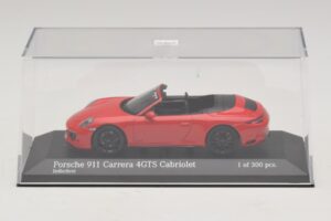 Porsche 911 991.1 Carrera 4 GTS Kabriolett Punane Minichamps 1:43 410067330 Metall - pilt 4/5