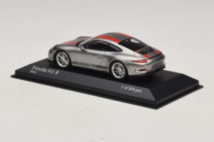 Porsche 911 991.1 R Hõbedane Oranžide Triipudega Minichamps 1:43 410066222 Metall - pilt 3/5