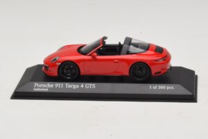 Porsche 911 991.1 Targa 4 GTS Punane Minichamps 1:43 410067340 Metall