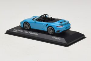 Porsche 911 991.1 Turbo S Kabriolett Sinine Minichamps 1:43 410067182 Metall - pilt 3/5