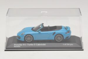 Porsche 911 991.1 Turbo S Kabriolett Sinine Minichamps 1:43 410067182 Metall - pilt 4/5