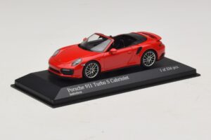Porsche 911 991.1 Turbo S Kabriolett Punane Minichamps 1:43 410067180 Metall - pilt 2/5