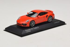 Porsche 911 991.1 Turbo S Oranž Minichamps 1:43 410067171 Metall - pilt 2/5