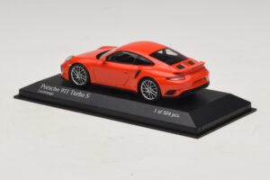 Porsche 911 991.1 Turbo S Oranž Minichamps 1:43 410067171 Metall - pilt 3/5