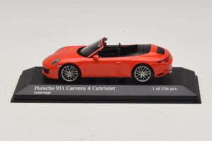 Porsche 911 991.2 Carrera 4 Kabriolett Oranž Minichamps 1:43 410067231 Metall