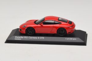 Porsche 911 991.2 Carrera 4 GTS Punane Minichamps 1:43 410067320 Metall