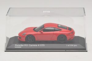 Porsche 911 991.2 Carrera 4 GTS Punane Minichamps 1:43 410067320 Metall - pilt 4/5