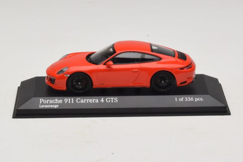 Porsche 911 991.2 Carrera 4 GTS Oranž Minichamps 1:43 410067321 Metall