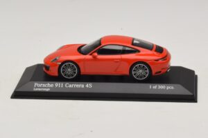 Porsche 911 991.2 Carrera 4S Oranž Minichamps 1:43 410067241 Metall