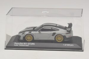 Porsche 911 991.2 GT2 RS Weissach Package Chalk Minichamps 1:43 410067220 Metall - pilt 4/5