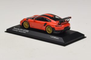 Porsche 911 991.2 GT2 RS Weissach Package Oranž Minichamps 1:43 410067224 Metall - pilt 3/5