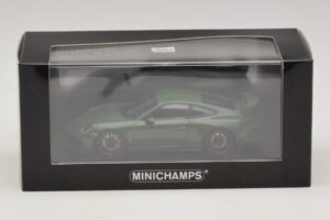 Porsche 911 991.2 GT3 Roheline Minichamps 1:43 410066028 Metall - pilt 5/5