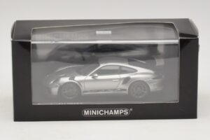 Porsche 911 991.2 GT3 RS Hõbedane Minichamps 1:43 410067020 Metall - pilt 5/5