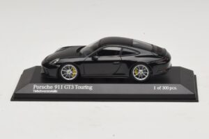 Porsche 911 991.2 GT3 Touring Must Metallik Minichamps 1:43 410067424 Metall