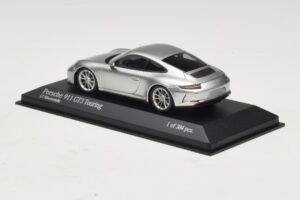 Porsche 911 991.2 GT3 Touring Hõbe Minichamps 1:43 410067422 Metall - pilt 3/5