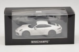 Porsche 911 991.2 GT3 Touring Valge Minichamps 1:43 410067420 Metall - pilt 5/5