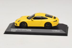Porsche 911 991.2 GT3 Touring Kollane Minichamps 1:43 410067421 Metall