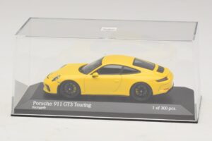 Porsche 911 991.2 GT3 Touring Kollane Minichamps 1:43 410067421 Metall - pilt 4/5