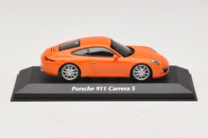 Porsche 911 991 Carrera S Oranž Maxichamps 1:43 940060221 Metall