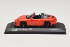 Porsche 911 991 Targa 4 GTS Oranž Minichamps 1:43 410067341 Metall