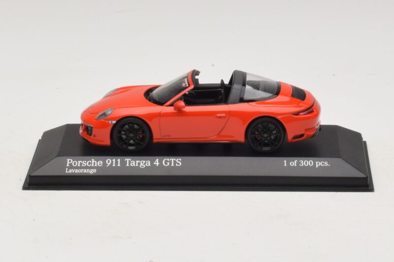 Porsche 911 991 Targa 4 GTS Oranž Minichamps 1:43 410067341 Metall