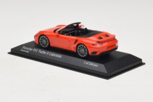 Porsche 911 991 Turbo S Kabriolett Oranž Minichamps 1:43 410067181 Metall - pilt 3/5