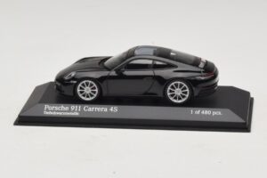Porsche 911 992 Carrera 4S Must Metallik Minichamps 1:43 410069320 Metall