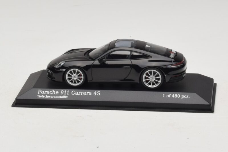 Porsche 911 992 Carrera 4S Must Metallik Minichamps 1:43 410069320 Metall